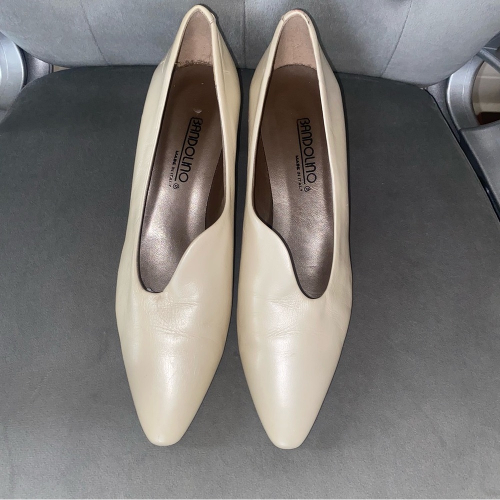 Bandolino Italian Vintage Neutral Heels Shoes